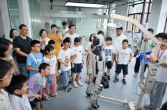 大师顺次参不雅了海洋环节材料全国沉点尝试室