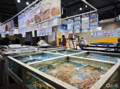 最高峰列队时长达30分钟；而是城市糊口的